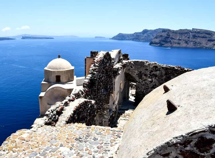 Castle of Agios Nikolaos - Places to Visit in Santorini