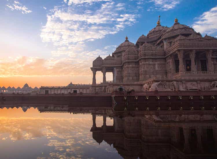 Akshardham Temple - Largest Hindu Temples in the World